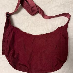 Baggu UO Oxblood Medium Crescent